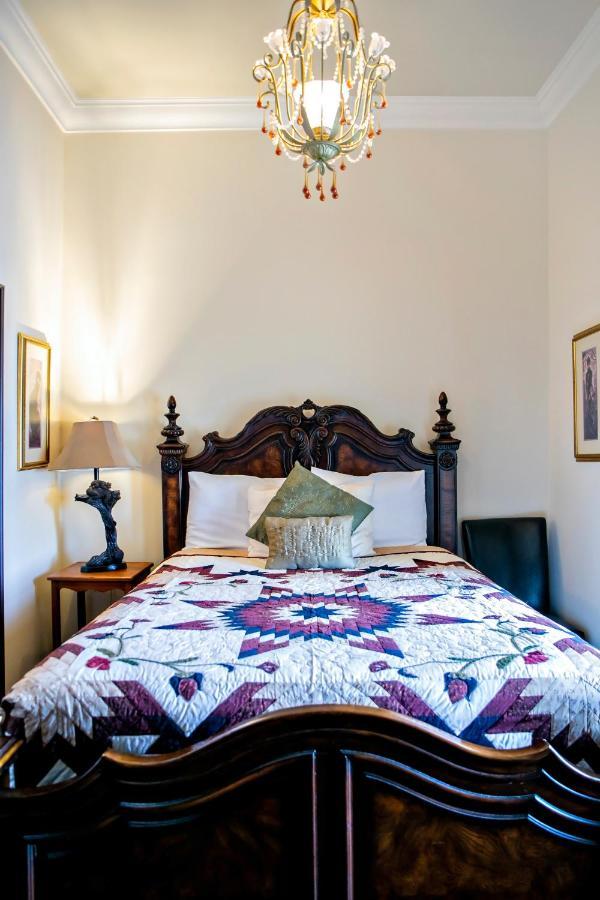 Puddicombe House Hotel New Hamburg Bagian luar foto
