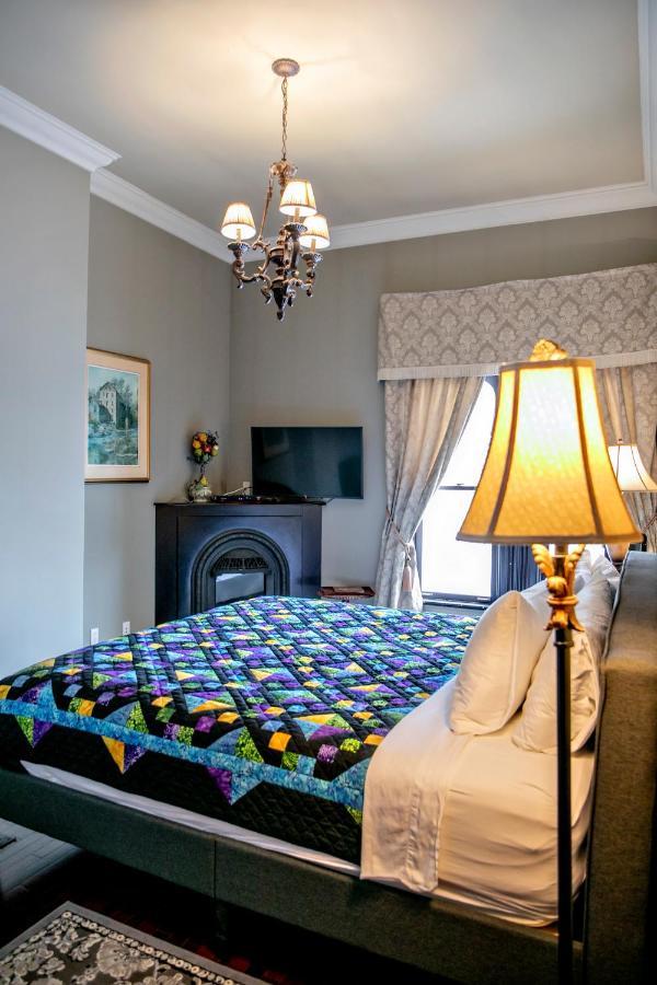 Puddicombe House Hotel New Hamburg Bagian luar foto