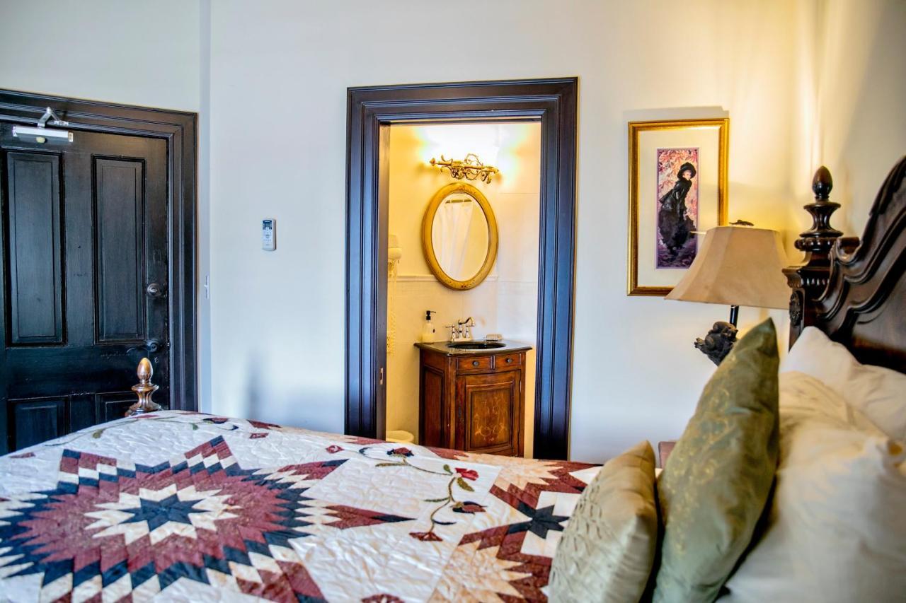 Puddicombe House Hotel New Hamburg Bagian luar foto