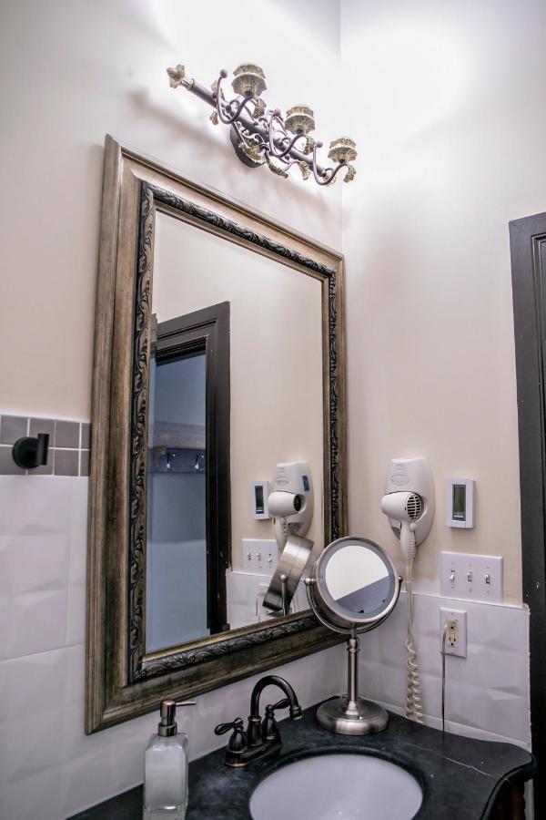 Puddicombe House Hotel New Hamburg Bagian luar foto