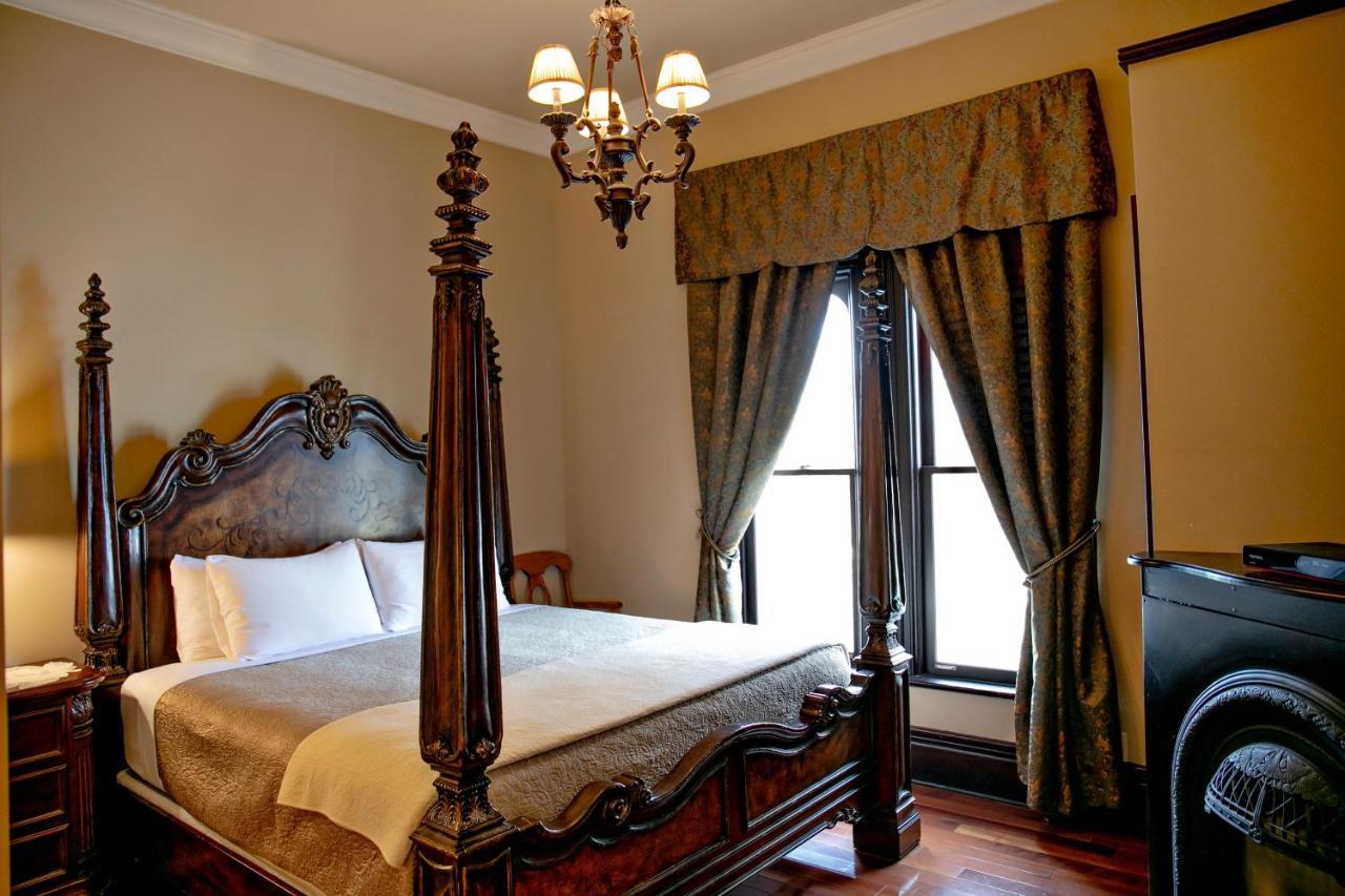 Puddicombe House Hotel New Hamburg Bagian luar foto