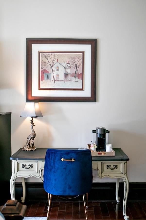 Puddicombe House Hotel New Hamburg Bagian luar foto