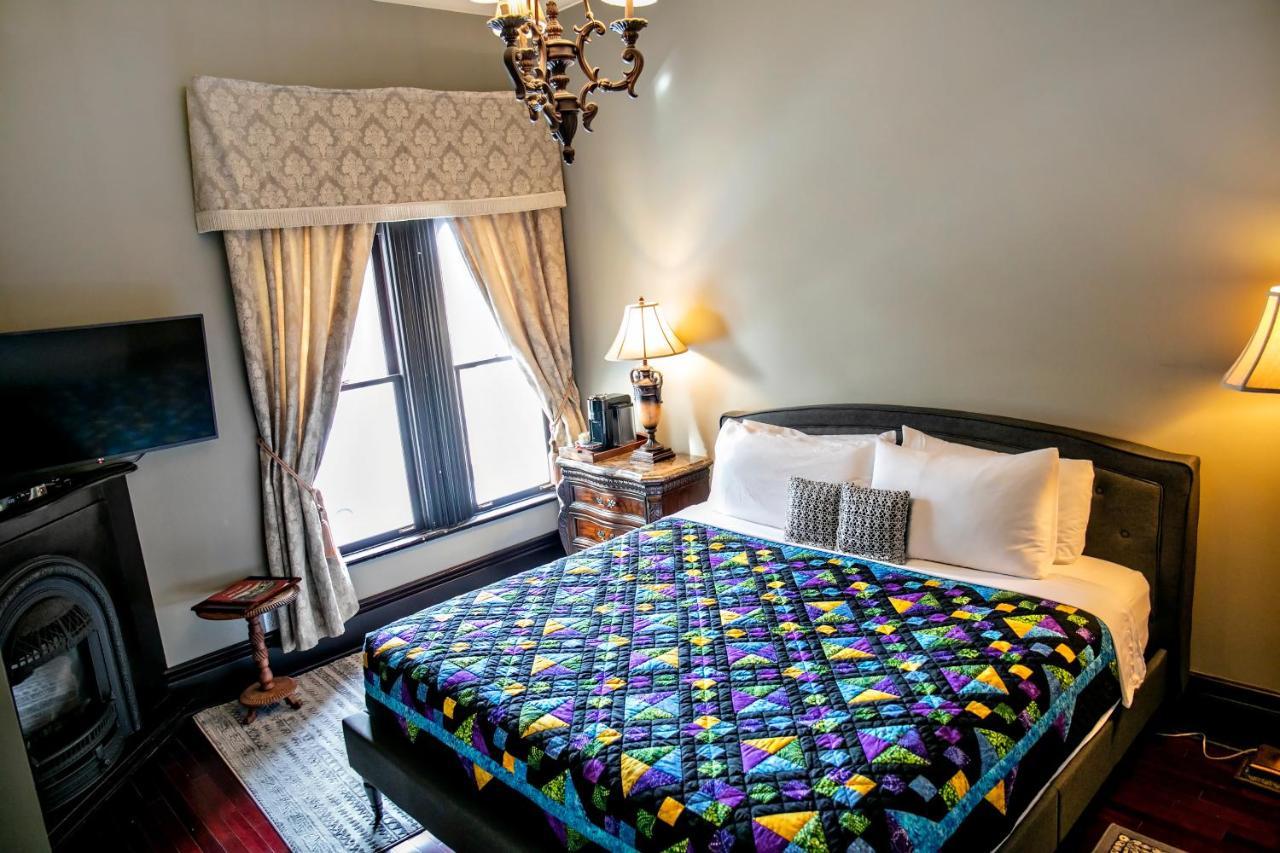 Puddicombe House Hotel New Hamburg Bagian luar foto