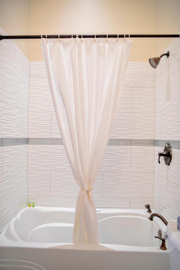 Puddicombe House Hotel New Hamburg Bagian luar foto