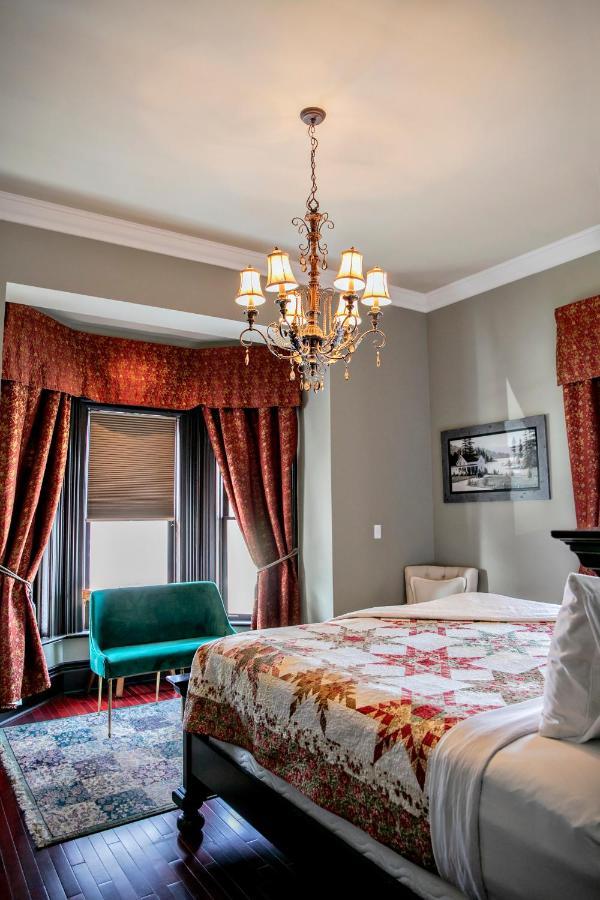 Puddicombe House Hotel New Hamburg Bagian luar foto