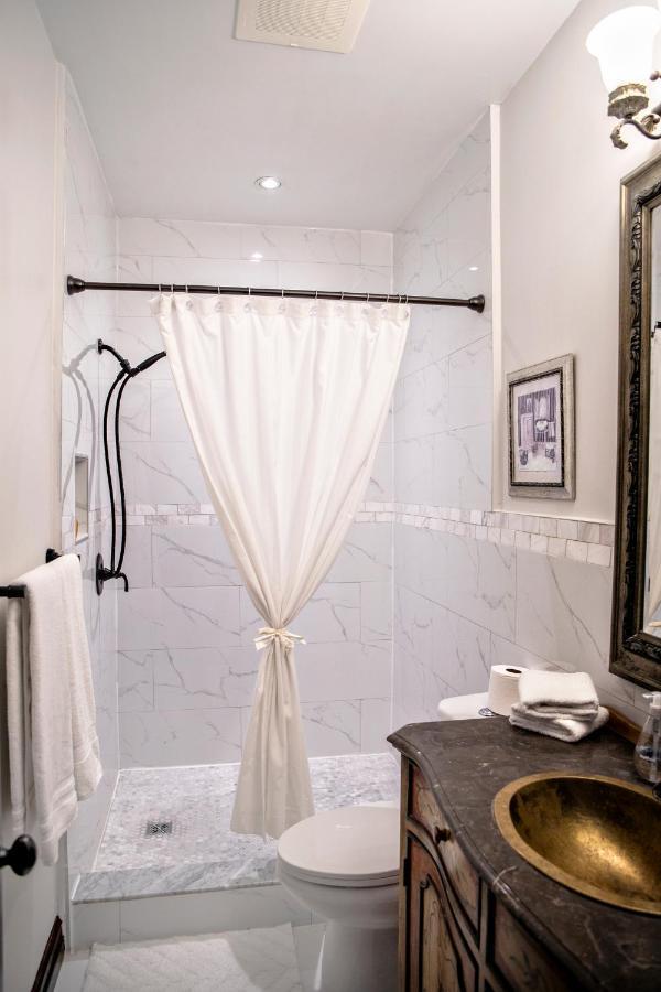 Puddicombe House Hotel New Hamburg Bagian luar foto