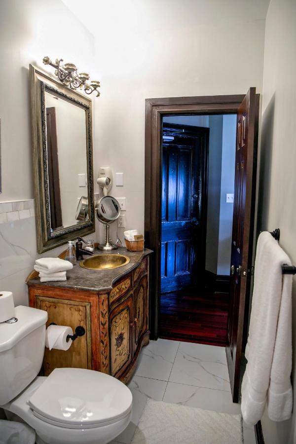 Puddicombe House Hotel New Hamburg Bagian luar foto