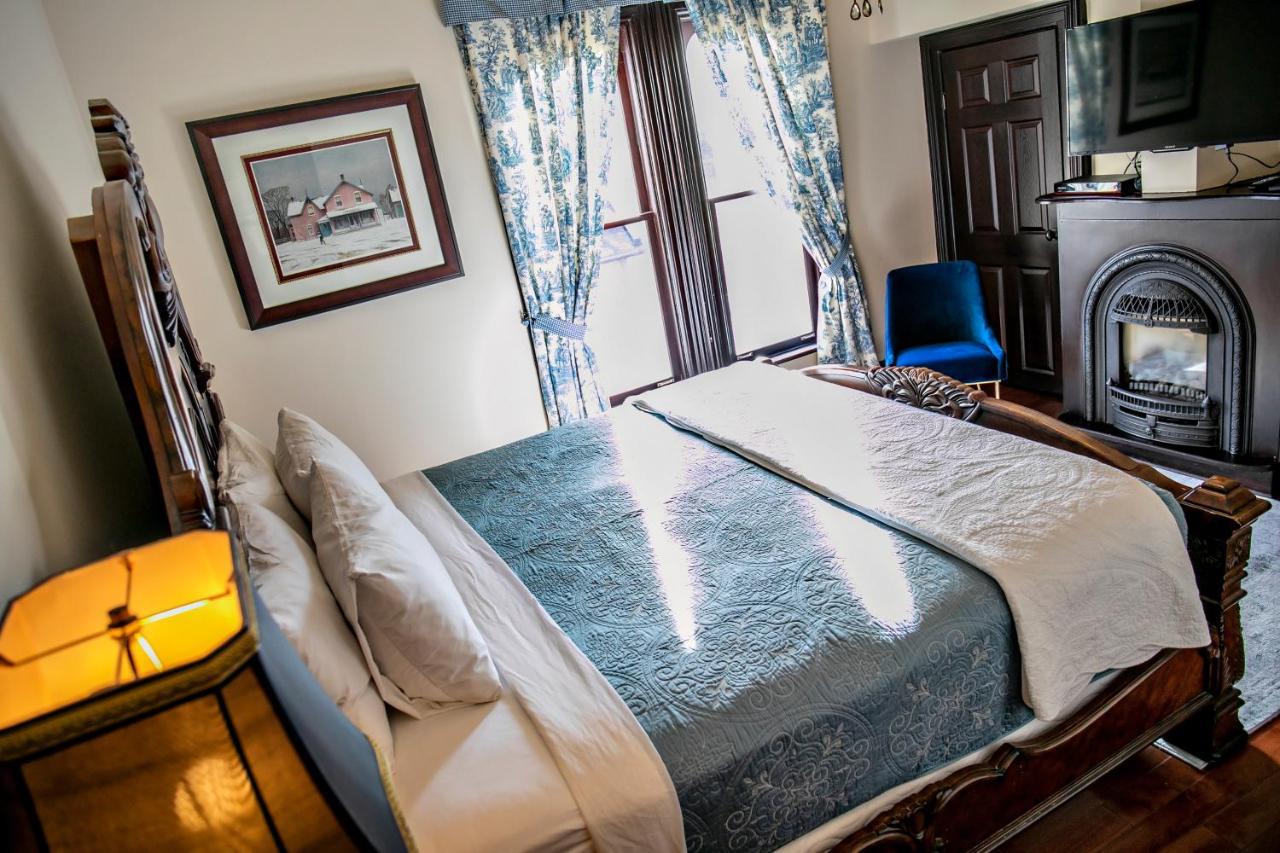 Puddicombe House Hotel New Hamburg Bagian luar foto