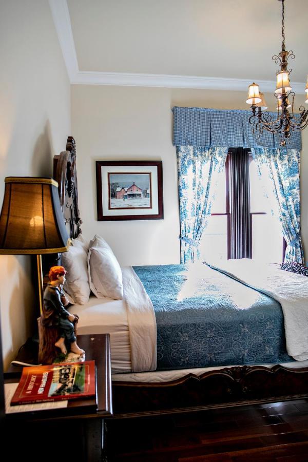 Puddicombe House Hotel New Hamburg Bagian luar foto