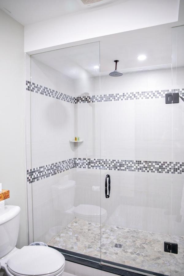 Puddicombe House Hotel New Hamburg Bagian luar foto