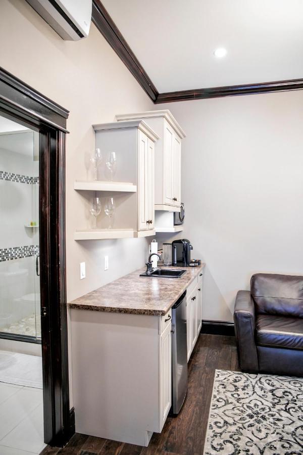 Puddicombe House Hotel New Hamburg Bagian luar foto