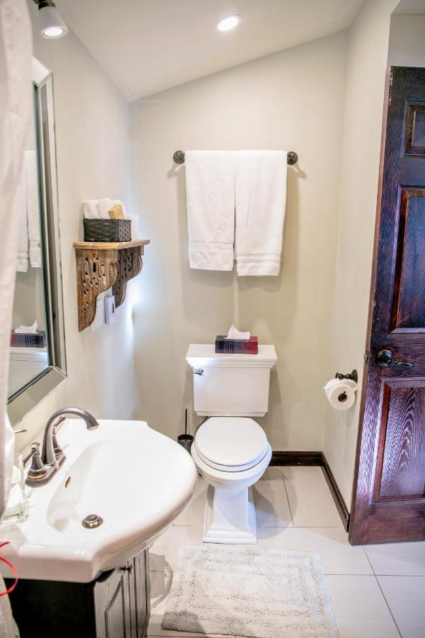 Puddicombe House Hotel New Hamburg Bagian luar foto