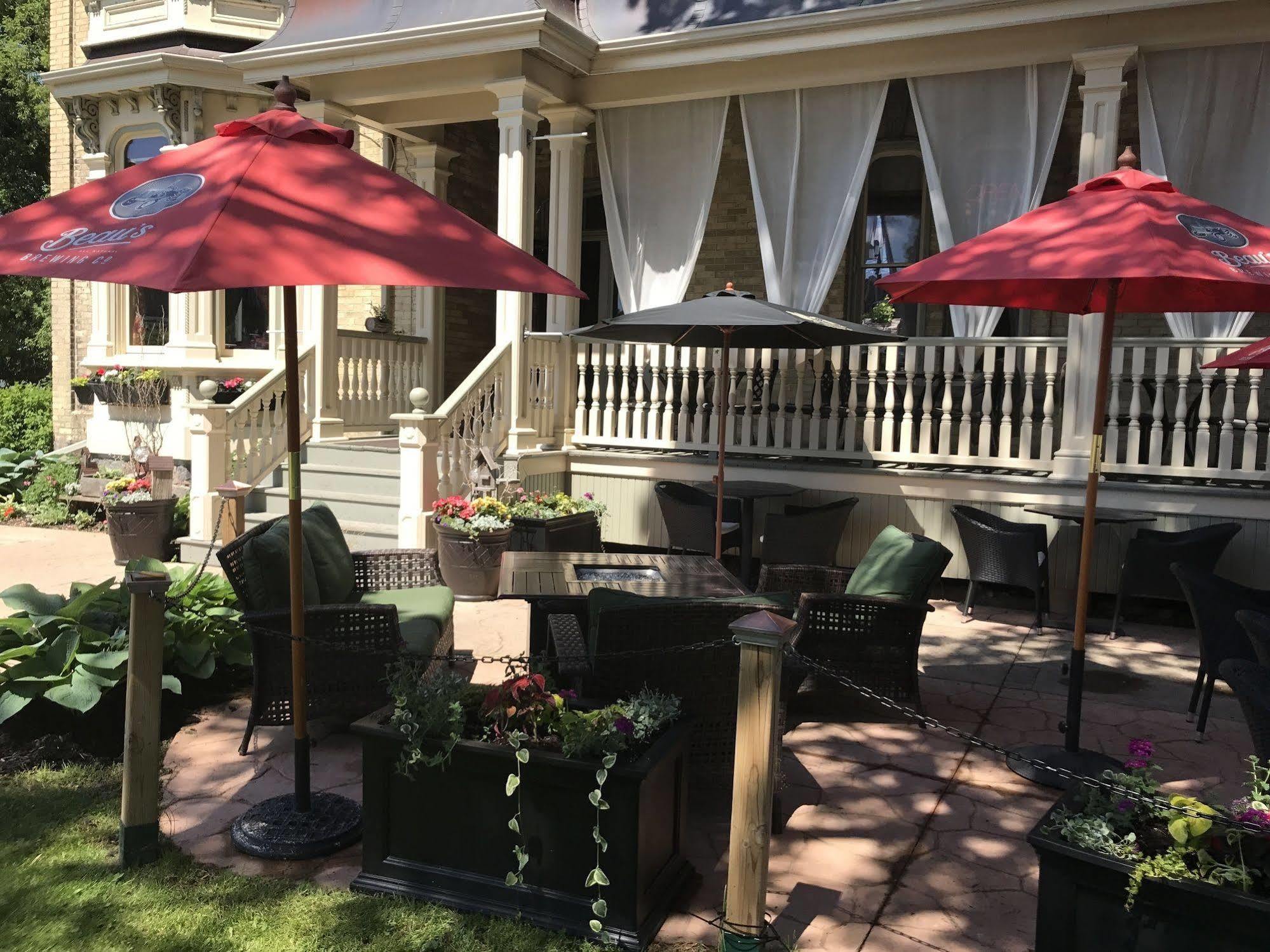 Puddicombe House Hotel New Hamburg Bagian luar foto